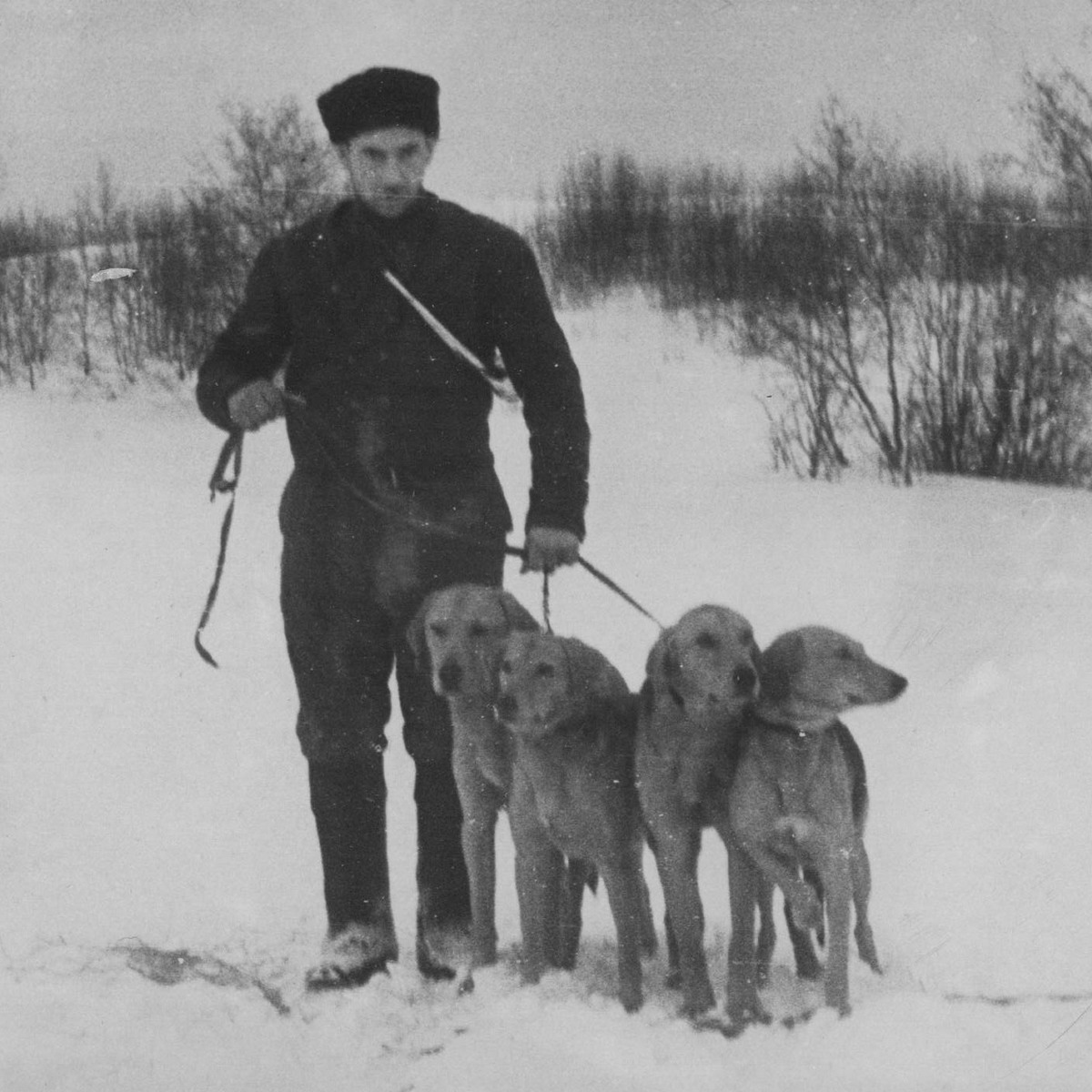 Невскаий Н.С. с Говором, Сказкой, Грувилой, Галкой (19.02.50) Из альбомов В.Пазушко